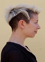 fryzury krótkie - uczesanie damskie z włosów krótkich zdjęcie numer 100B
